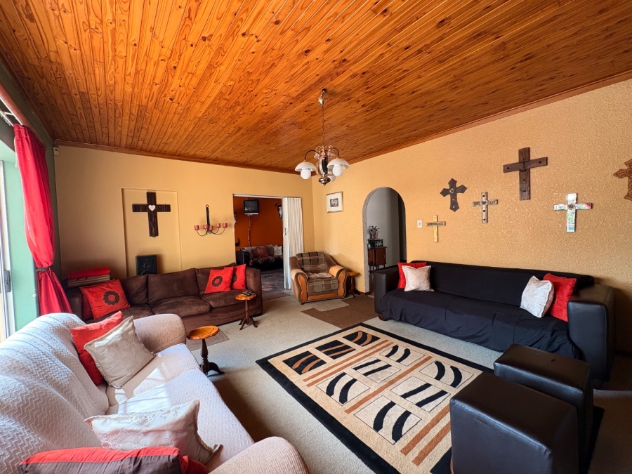 4 Bedroom Property for Sale in Flamwood North West